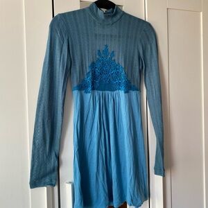 FREE PEOPLE Vintage Top Long Sleeve Keyhole Back front Lace Detail Size S